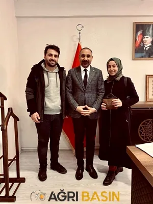 Başkan Ahmet Tunç 100 bin liralık döviz ve altını sahibine teslim etti
