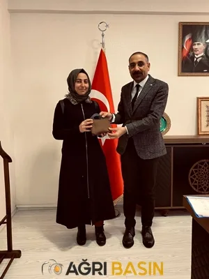 Başkan Ahmet Tunç 100 bin liralık döviz ve altını sahibine teslim etti