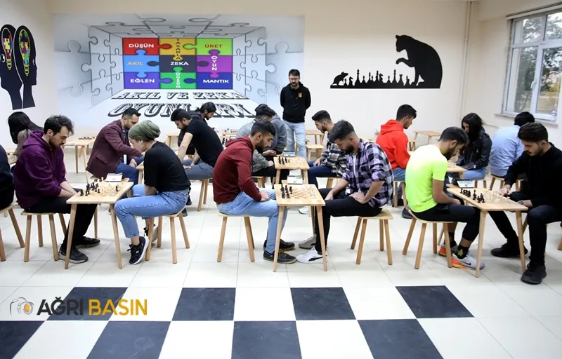 AİÇÜ’de I. Geleneksel Hızlı Satranç Turnuvası
