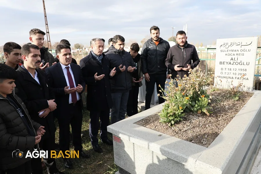 Ali Beyazoğlu mezarı başında anıldı