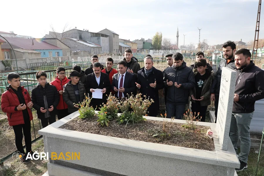 Ali Beyazoğlu mezarı başında anıldı