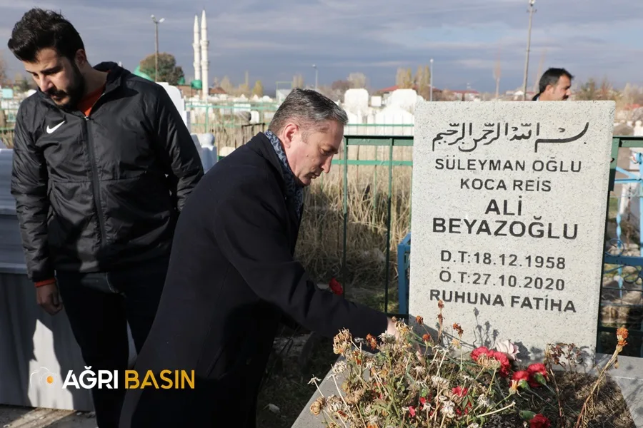 Ali Beyazoğlu mezarı başında anıldı