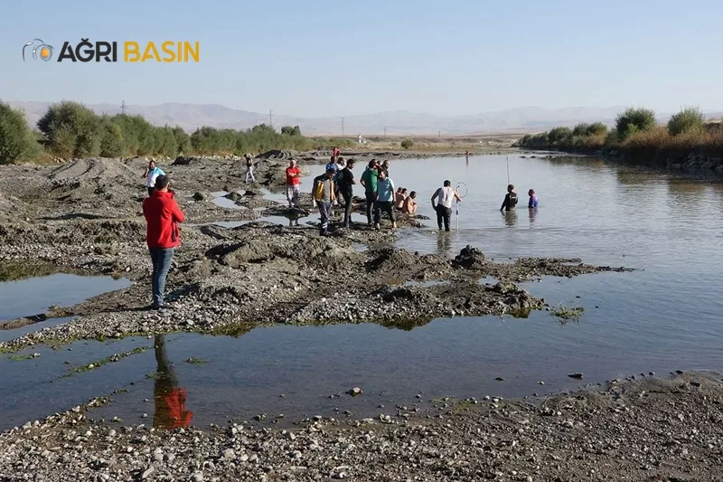 Ağrı'da Serinlemek için dereye giren iki kardeş boğuldu