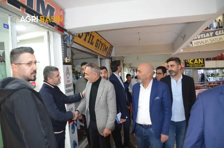 Ağrı Belediye Başkanı Metin Karadoğan Sahaya indi
