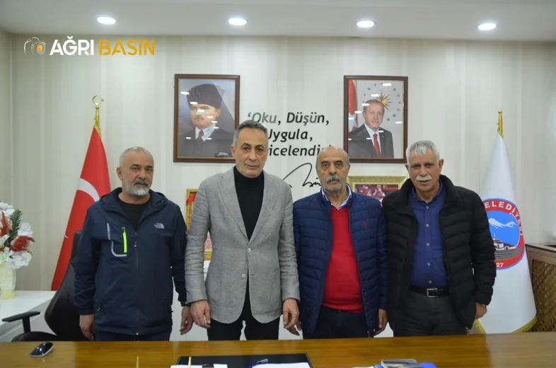 Ağrı Belediye Başkanı Metin Karadoğan Sahaya indi