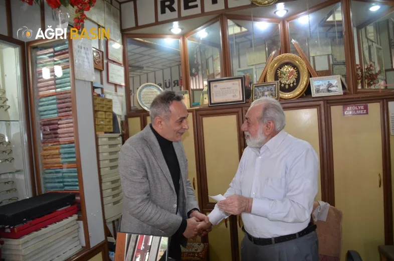 Ağrı Belediye Başkanı Metin Karadoğan Sahaya indi