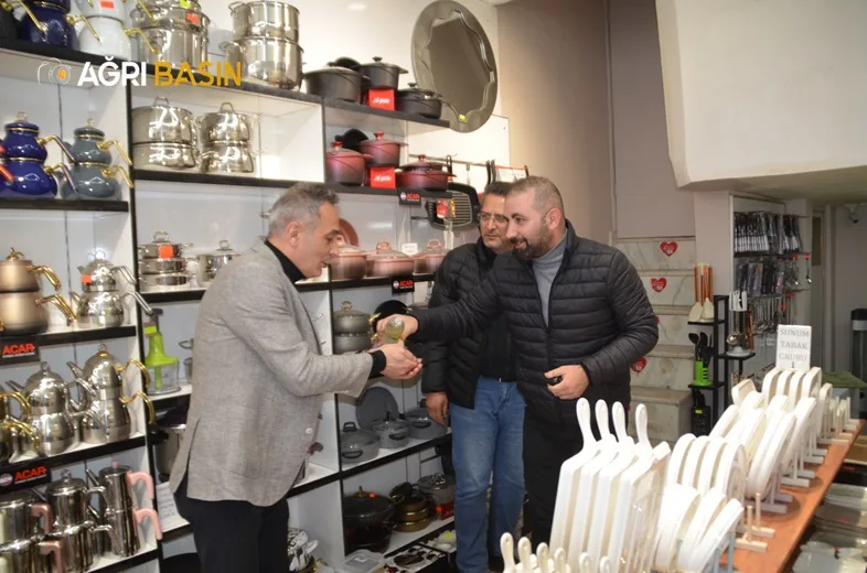 Ağrı Belediye Başkanı Metin Karadoğan Sahaya indi