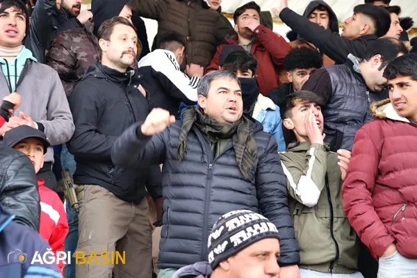 Diyadinli gençlerden Kaymakam Balcı’ya sevgi seli