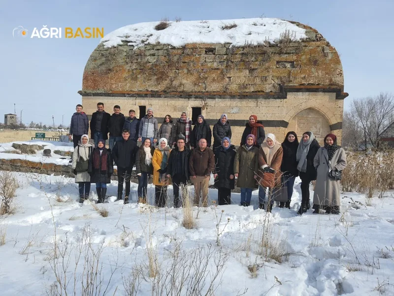 Hamur'da aday öğretmenlere seminer