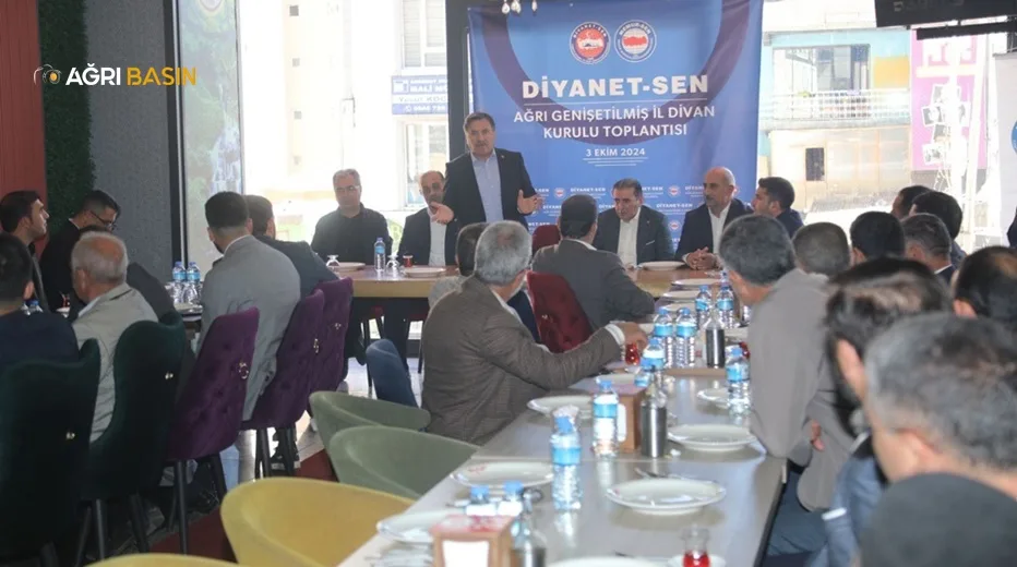 Diyanet-Sen Ağrı İl Divan Kurulu Toplantısı Ali Yıldız’ın Katılımıyla Gerçekleşti