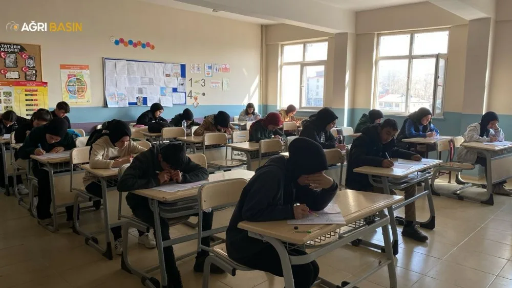 Tutak'ta Liseler Arası Siyer Yarışmasına Yoğun İlgi