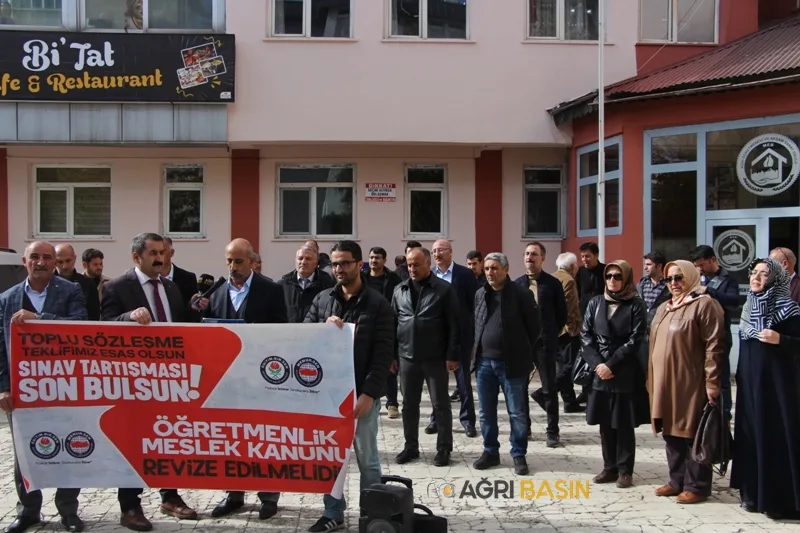 Eğitim Bir Sen Ağrı Şubesi Meslek Kanunu ile ilgili basın açıklaması yaptı