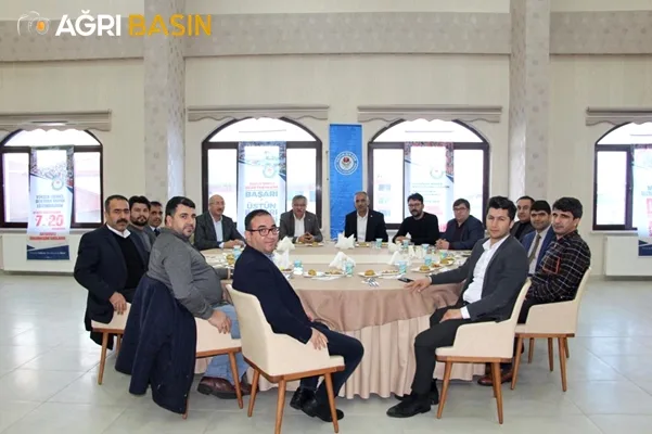 Eğitim-Bir-Sen Ağrı Şubesi Mart ayı il divan toplantısını gerçekleştirdi