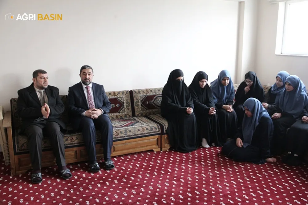 Ağrı İl Müftüsü Necati Şafak, Eleşkirt'te bir dizi etkinliğe katıldı