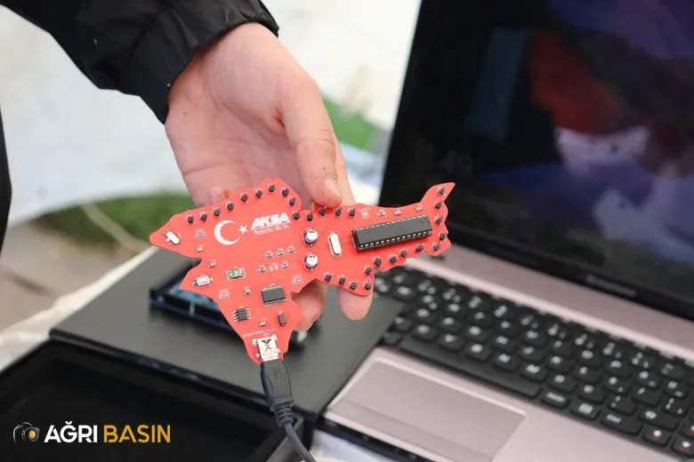 Ağrılı genç Emsallerinden 3 kat daha hızlı mikro işlemci geliştirdi
