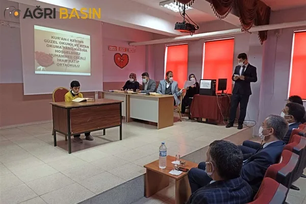 Ağrı'da Kuran-ı Kerimi ve Ezan Okuma Yarışması Düzenlendi