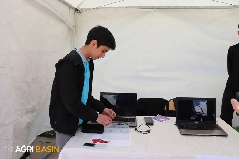 Ağrılı genç Emsallerinden 3 kat daha hızlı mikro işlemci geliştirdi