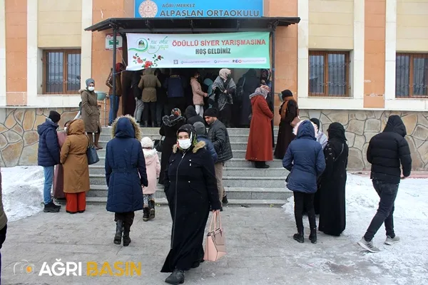 Ağrı'da Soğuk Havaya Rağmen Siyer Yarışması Yapıldı