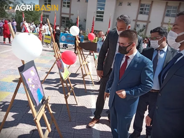 Hamur 'da ilköğretim haftası kutlamaları