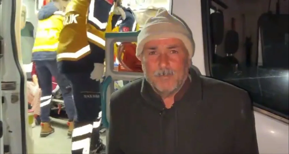 Ağrı Hamur'da Hamile Kadın Paletli Ambulansla Hastaneye Ulaştırıldı