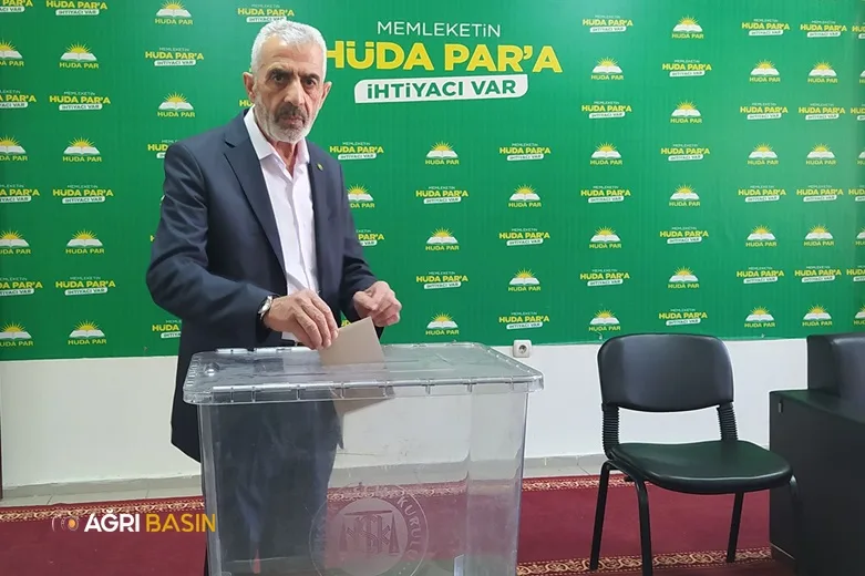 HÜDA PAR Ağrı Merkez İlçe Başkanı Rıfat Yılmaz güven tazeledi