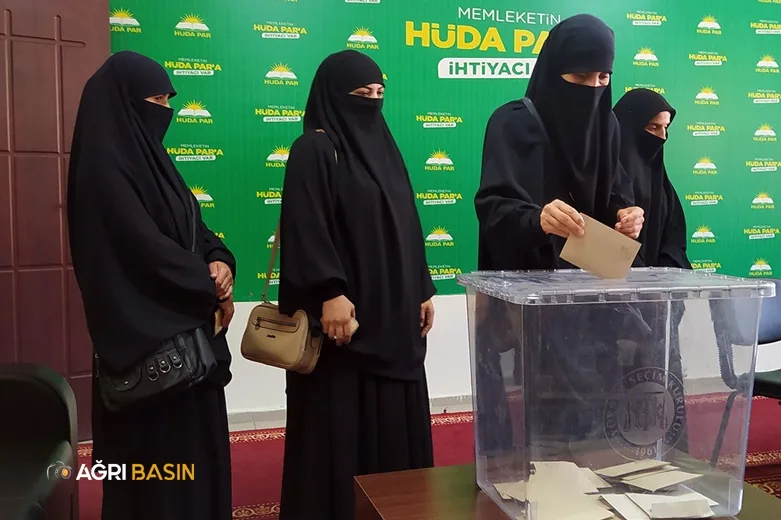 HÜDA PAR Ağrı Merkez İlçe Başkanı Rıfat Yılmaz güven tazeledi