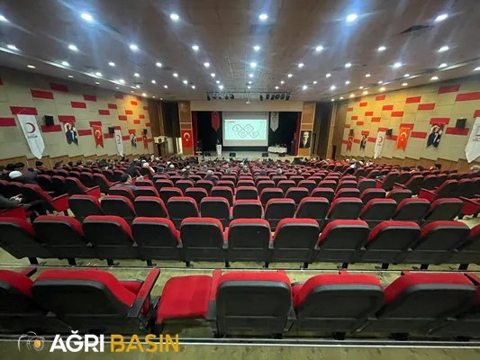 Orhan Tatlı Kızılay Ağrı Şube Başkanı olarak güven tazeledi