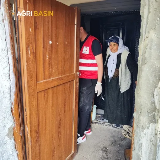 Kızılay Ağrı Şubesinden İhtiyaç Sahibi Ailelere Un yardımı