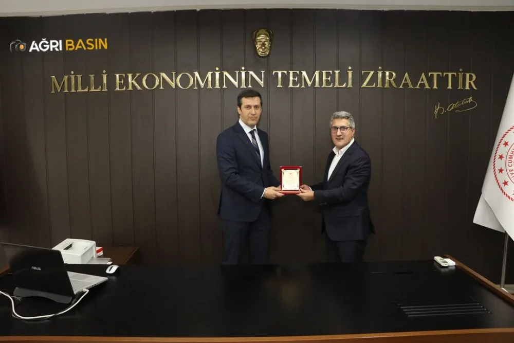 Mehmet HÜSEYİNOĞLU, Kenan ENGİN’den görevi devraldı