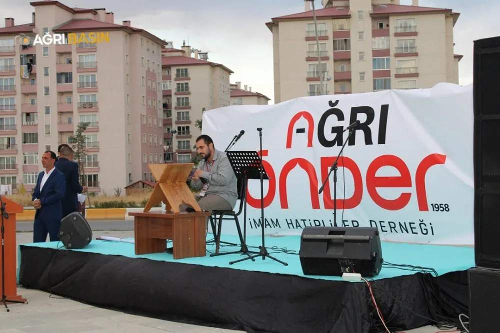 ÖNDER İmam Hatipler Derneği Ağrı Şubesinden Kur'an tilaveti, ilahi ve ezgiler etkinliği