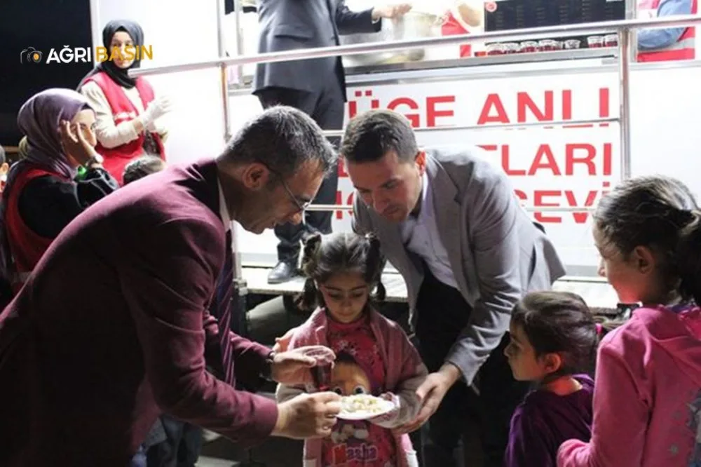 ÖNDER İmam Hatipler Derneği Ağrı Şubesinden Kur'an tilaveti, ilahi ve ezgiler etkinliği