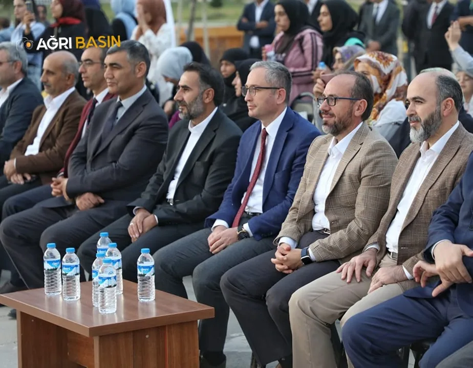 ÖNDER İmam Hatipler Derneği Ağrı Şubesinden Kur'an tilaveti, ilahi ve ezgiler etkinliği