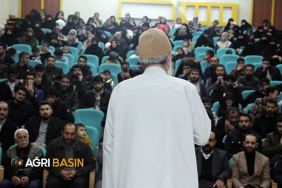 İlahiyatçı-Yazar Mehmet Göktaş Ağrı'da