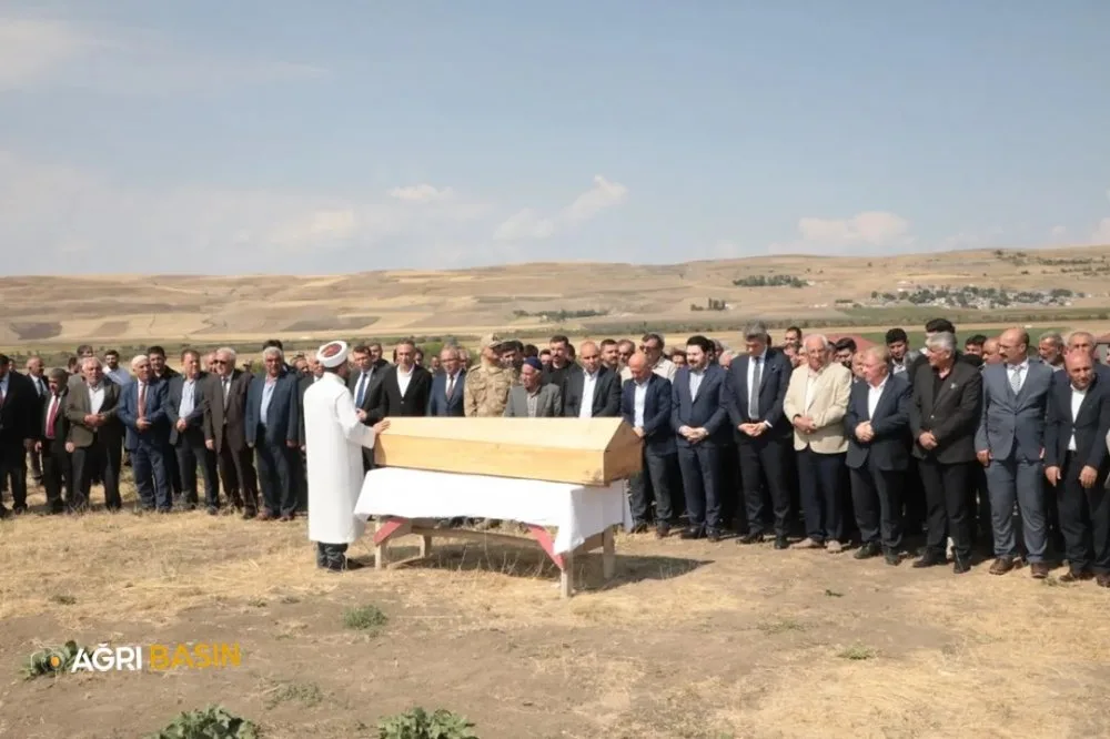 Savcı Sayan'ın Acı Günü! Anne Vesile Sayan vefat etti