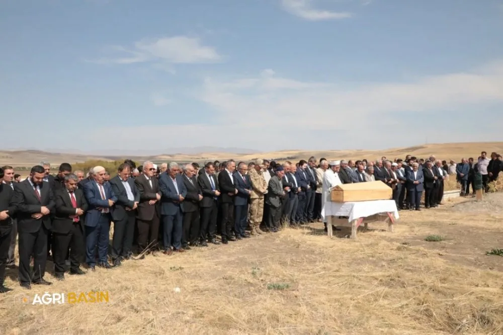 Savcı Sayan'ın Acı Günü! Anne Vesile Sayan vefat etti