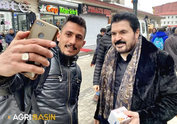 Başkan Sayan'dan Miraç kandilinde esnaf ve vatandaşlara kandil simidi ikramı