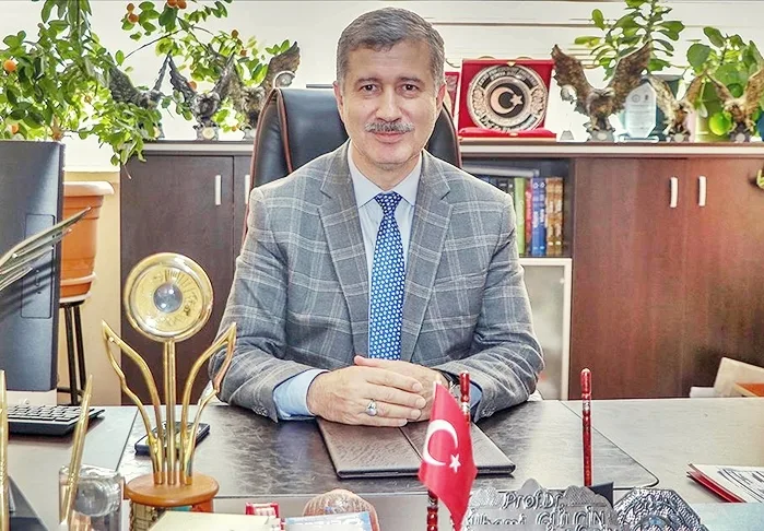 Prof. Dr. İlhami Gülçin, Ödüllerini Savunma Sanayi Mühendislerine Adadı