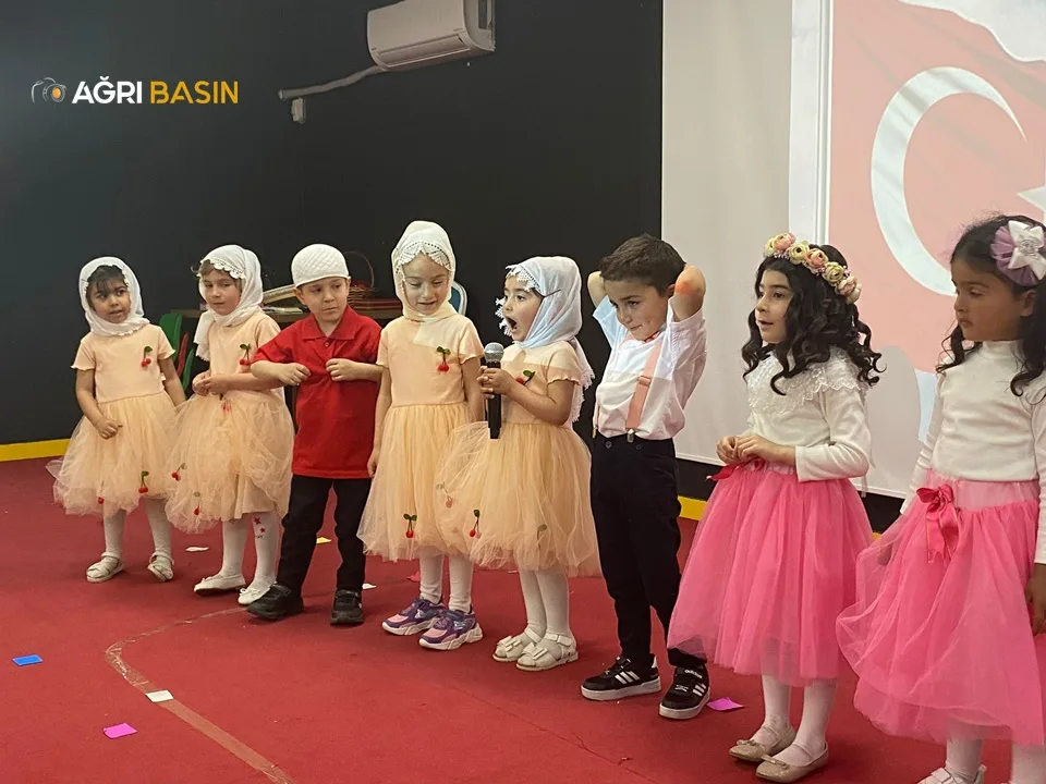Tutak'ta 4-6 Yaş Kur'an Kursları 10. Yıl Etkinliğine Yoğun İlgi
