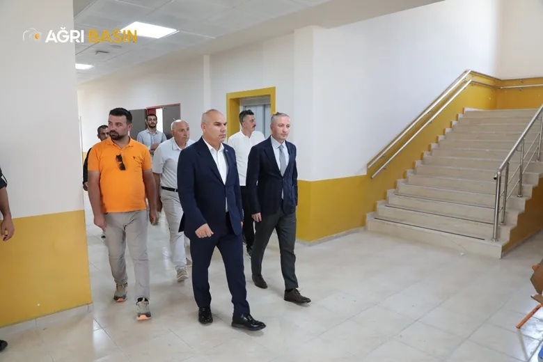 Ağrı Valisi Mustafa Koç, Yeni Eğitim Yılı Öncesi Okul Ziyaretlerine Devam Ediyor